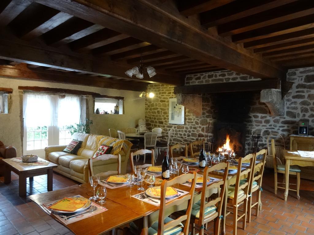 La Clef Des Champs Bed & Breakfast La Roche-en-Brenil Екстериор снимка